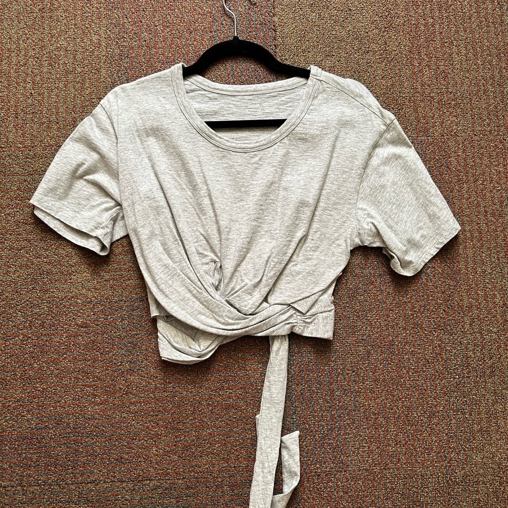 Women’s aerie top